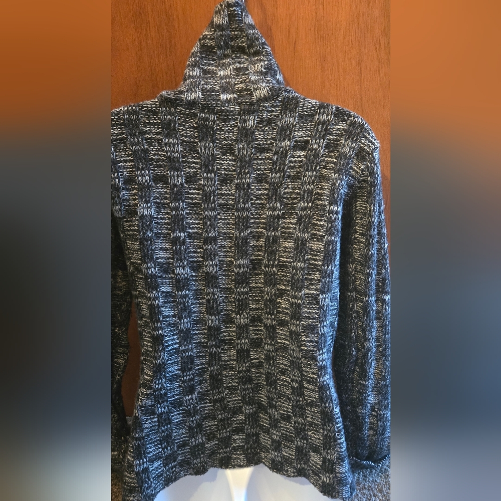 HOST PICK! 🎉🎊Smooches Boutique Black & Gray Women's Turtleneck Sweater SzM - Picture 6 of 7
